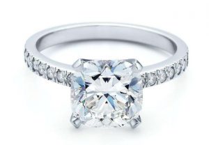 Anello di fidanzamento, il regalo di Natale più bello.