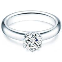 Anello solitario per Natale.